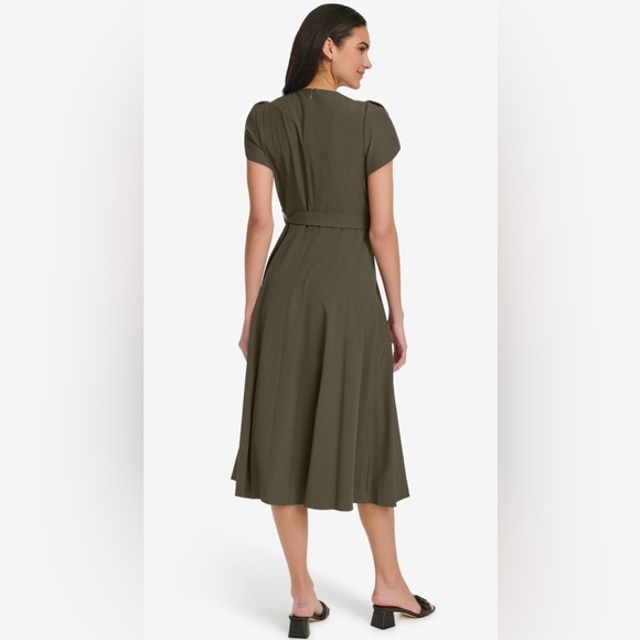 NEW Tulip Sleeve A-Line Dress NWT - Picture 4 of 13